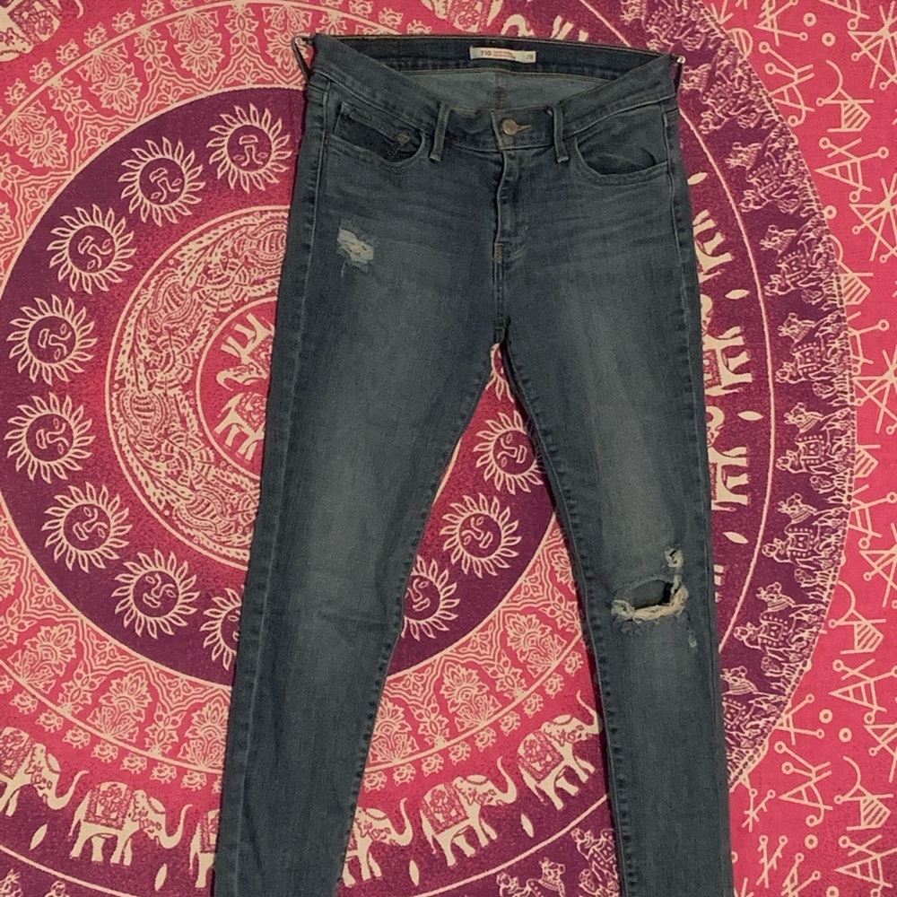 710 super skinny ripped knee LEVIS jeans